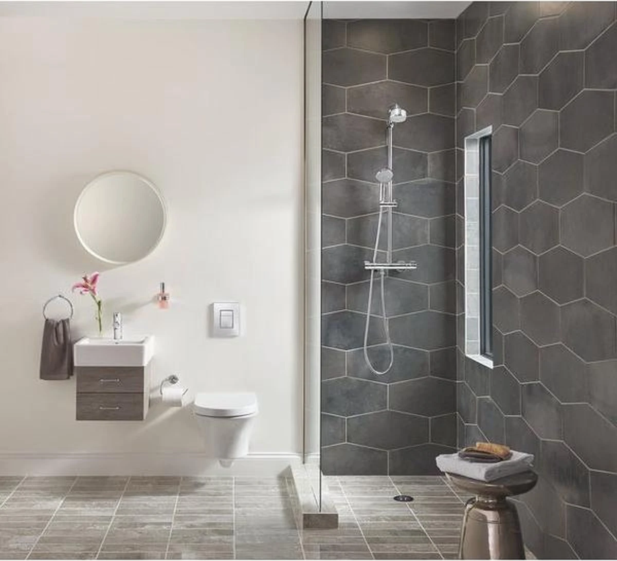 GROHE Essentials Toiletrolhouder - Met Deksel - Chroom - 40367001 5 GROHE Essentials Toiletrolhouder - Met Deksel - Chroom - 40367001 - Afbeelding 3