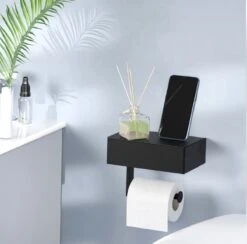 Merkloos Toti - Wc Rolhouder - Opbergvak- Zwart - Met Plankje - Zelfklevend/boren/zonder Boren - Toiletrolhouder -Badkamer Product Winkel 1200x1187