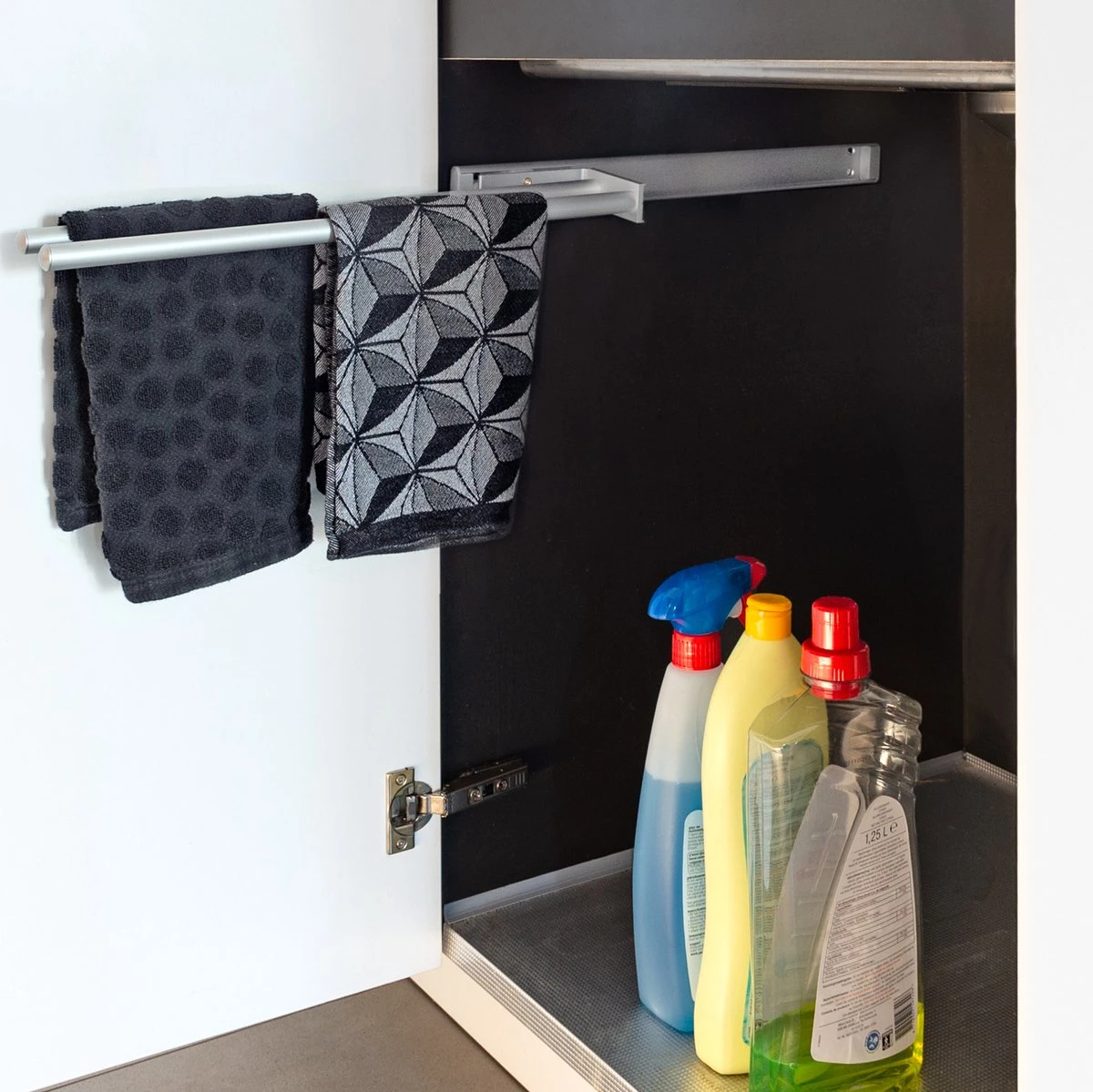 Eleganca Handdoekrek – Handdoekhouder Keuken – Handdoekstang – Ideaal Voor In Keukenkastjes – 44cm Uittrekbaar – 2 Armen – Handdoekrek Badkamer – Inclusief Bevestigingsmateriaal – Hoge Kwaliteit Aluminium – Zilver 3 Eleganca Handdoekrek – Handdoekhouder Keuken – Handdoekstang – Ideaal Voor In Keukenkastjes – 44cm Uittrekbaar – 2 Armen – Handdoekrek Badkamer – Inclusief Bevestigingsmateriaal – Hoge Kwaliteit Aluminium – Zilver