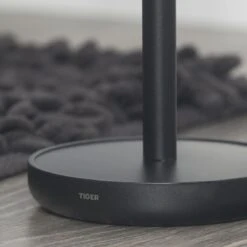 Tiger Urban - Reserverolhouder Vrijstaand - Zwart 18 Tiger Urban - Reserverolhouder Vrijstaand - Zwart -Badkamer Product Winkel 1200x1200 1413