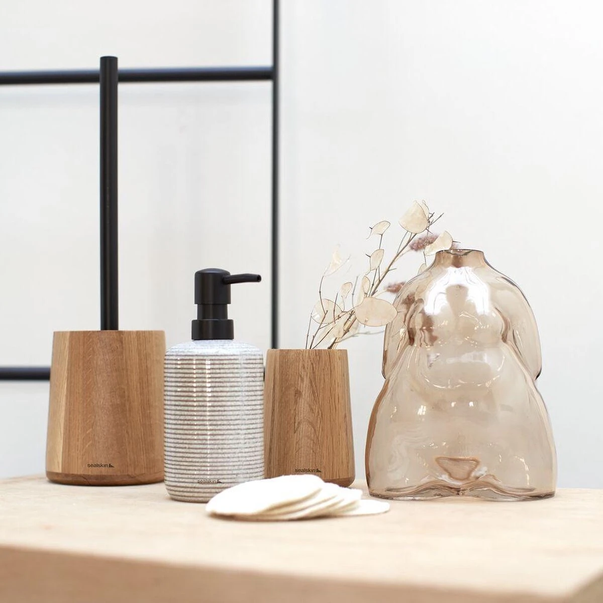 Sealskin Earth - Toiletborstel Met Houder Vrijstaand - Eiken 7 Sealskin Earth - Toiletborstel Met Houder Vrijstaand - Eiken - Afbeelding 5