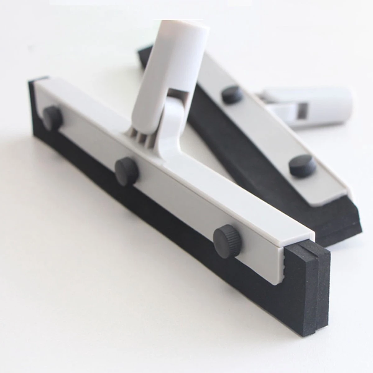 Chaton® Vloertrekker Lang Met Ophangsysteem - Afdraaibare Wisser - Douchewisser - Trekker Douche - Vloerwisser - Uitschuifbaar 70cm Tot 125cm 11 Chaton® Vloertrekker Lang Met Ophangsysteem - Afdraaibare Wisser - Douchewisser - Trekker Douche - Vloerwisser - Uitschuifbaar 70cm Tot 125cm - Afbeelding 9