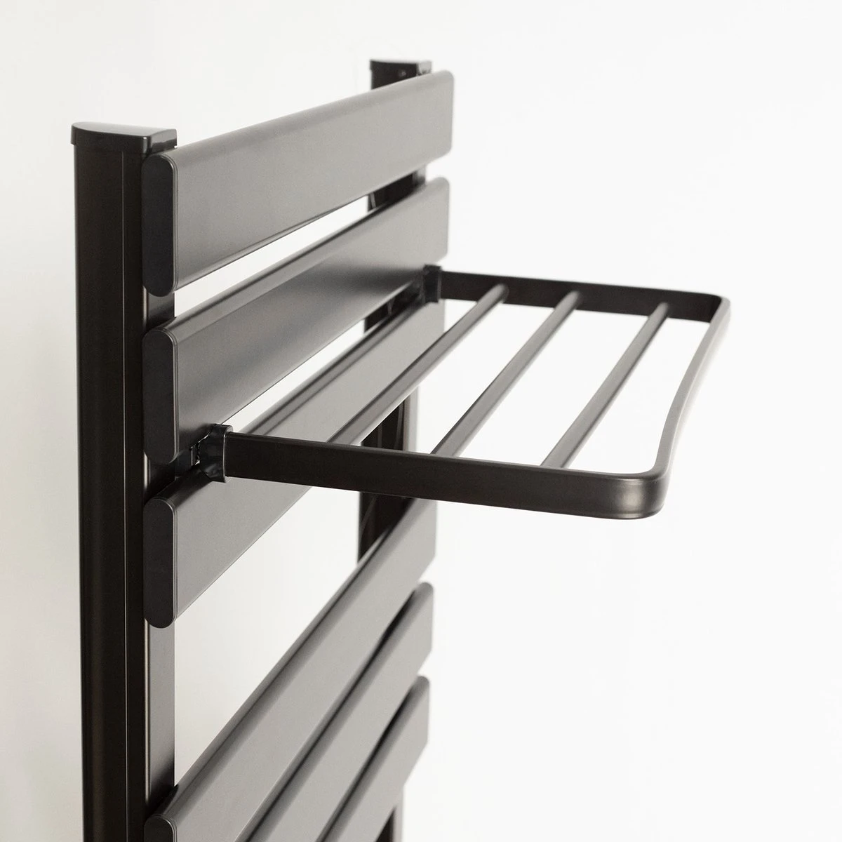 CREATE WARM TOWEL 500W - Elektrisch Handdoekenrek Voor Aan De Muur Met Plank - Zwart 8 CREATE WARM TOWEL 500W - Elektrisch Handdoekenrek Voor Aan De Muur Met Plank - Zwart - Afbeelding 6