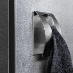 QUVIO Handdoek Houder RVS - Handdoek Of Theedoek Klem Met Plakstrip Voor In Keuken, Badkamer, Toilet Of Bijkeuken - Strak Design En Geen Schroeven Nodig - Staal - Klem - Theedoek -Badkamer Product Winkel 1200x1200 545