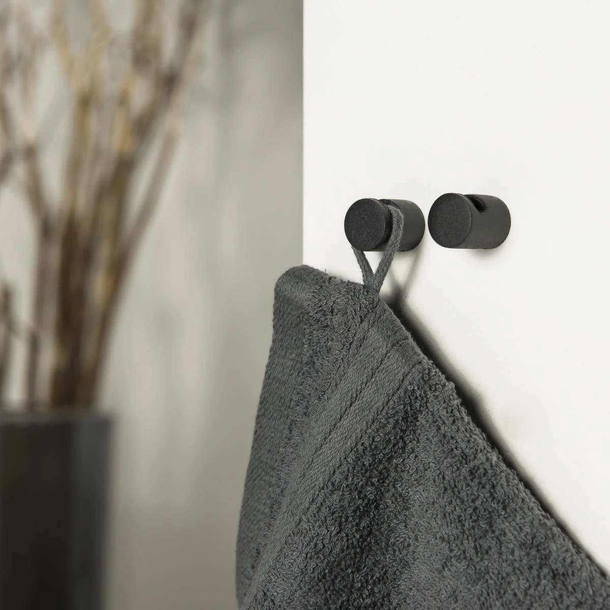 Tiger Bold - Handdoekhaken Klein - ø 1,9 Cm - 2 Stuks - Zwart 5 Tiger Bold - Handdoekhaken Klein - ø 1,9 Cm - 2 Stuks - Zwart - Afbeelding 3