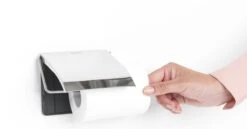 Brabantia ReNew WC Rolhouder - Met Klep - Brilliant Steel 16 Brabantia ReNew WC Rolhouder - Met Klep - Brilliant Steel -Badkamer Product Winkel 1200x625
