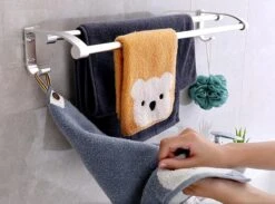 Merkloos Decopatent® Dubbele Handdoekrek - Handdoekhouder 2 Haken - Badkamer - Keuken - Zonder Boren - Handdoekenstang - Handdoekenrek -Badkamer Product Winkel 1200x888