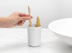 Brabantia ReNew Tandenborstelhouder - Met Inzet - White 16 Brabantia ReNew Tandenborstelhouder - Met Inzet - White -Badkamer Product Winkel 1200x892