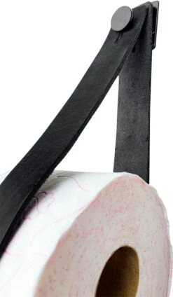 Luxe Leren Toiletrolhouder - Zwart - Reserverolhouder - 100% Volnerfleer - Hangend - Zonder Boren - WC Rol Houder - Closetrolhouder 11 Luxe Leren Toiletrolhouder - Zwart - Reserverolhouder - 100% Volnerfleer - Hangend - Zonder Boren - WC Rol Houder - Closetrolhouder -Badkamer Product Winkel 699x1200